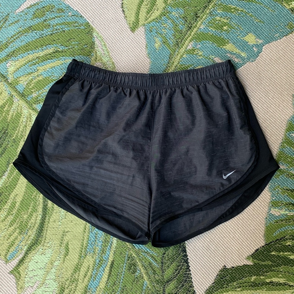 Nike Women's Heatherized Tempo Running Shorts